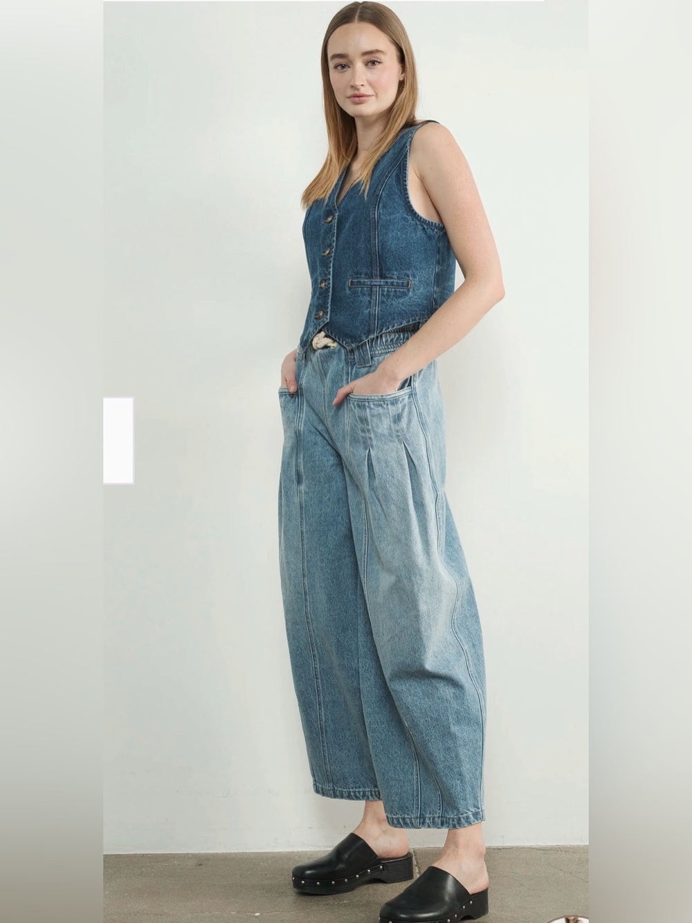 We The Free Margo Barrel pull on jeans Size XS